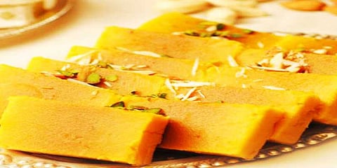 மைசூர்பாகு தமிழகத்து கண்டுபிடிப்பா? சமூக வலைதளங்களில் திடீர் சர்ச்சை