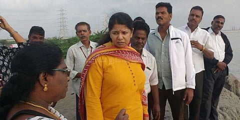 எண்ணூர் கழிமுகப்பகுதியில் திமுக எம்.பி கனிமொழி ஆய்வு