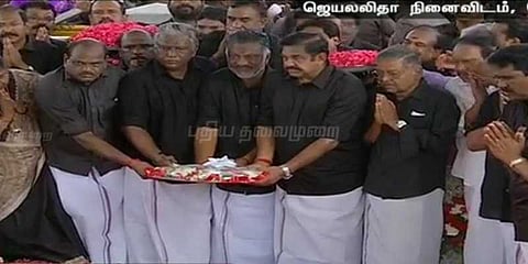 ஜெயலலிதா நினைவுதினம்: ஈபிஎஸ், ஓபிஎஸ் தலைமையில் அமைதி ஊர்வலம்