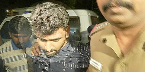 தஷ்வந்த்திற்கு மகளிர் நீதிமன்றம் பிடிவாரண்ட்