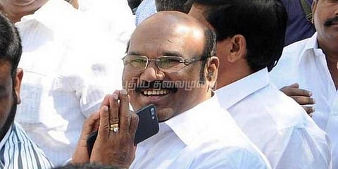 தரக்குறைவாக மீம்ஸ் போடுவது தவறான செயல்: ஜெயக்குமார்
