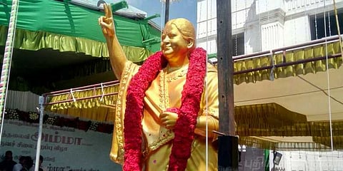ஜெயலலிதா சிலை தானா..? நெட்டிசன்கள் ஆதங்கம்