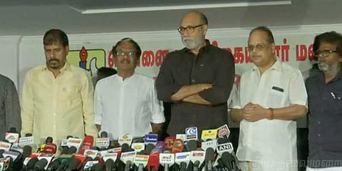 நடிகர் சங்கம் பெயரை மாற்றும் வரை நிகழ்ச்சிக்கு வரமாட்டேன்: பாரதிராஜா பரபர