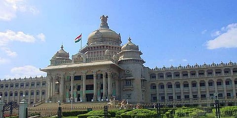 கர்நாடகத்தில் தொங்கு சட்டப்பேரவை: கருத்துக்கணிப்பில் தகவல்