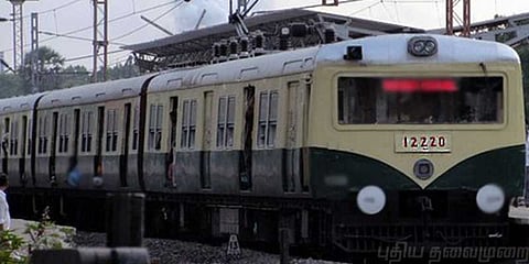 ஓடும் ரயிலில் இளம் பெண்ணுக்கு பாலியல் துன்புறுத்தல்