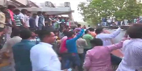 கட்டிட பணியின் போது மேம்பாலம் இடிந்து விபத்து - 16 பேர் பரிதாப பலி !