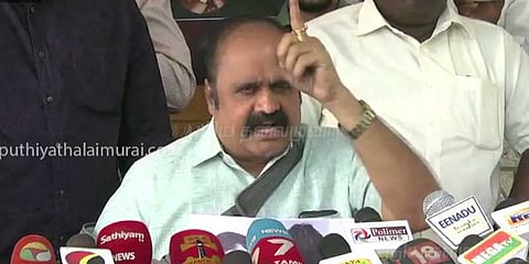 புதிய தலைமுறையை ஒடுக்கப் பார்க்கின்றனர் - புகழேந்தி கண்டனம்