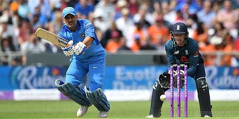 தோனி ஏன் 4வது வீரராக களமிறக்கப்படக் கூடாது?