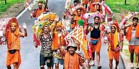 காவி உடையணிந்து சிவயாத்திரையில் பங்கேற்ற 15 முஸ்லீம்கள்!