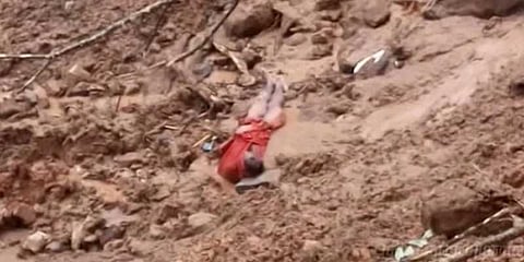 கேரள மண்சரிவில் சிக்கி இறந்த ஒருவரின் உடல் மீட்பு