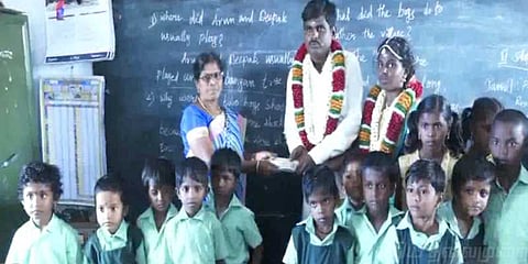 திருமணம் முடிந்த கையுடன் அரசுப்பள்ளிக்கு நிதியளித்த தம்பதி
