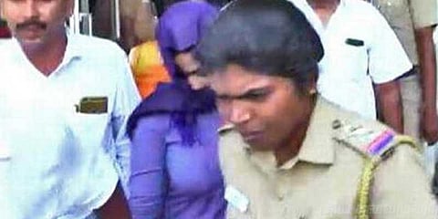 ஒரே நாளில் ட்ரெண்டிங்.. யார் இந்த சோபியா லூயி..?