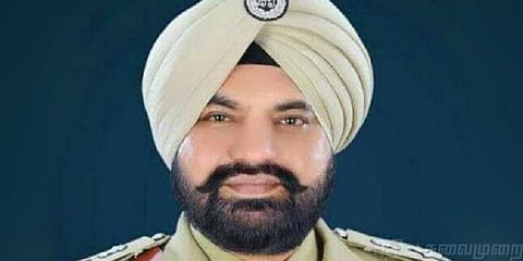 துப்பாக்கி முனையில் மாணவிக்கு பாலியல் வன்கொடுமை - போலீஸ் மீதே வழக்குப்பதிவு