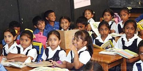 அரசுப் பள்ளியில் ஆங்கிலம் பேசும் பயிற்சி ஏன் நடத்தக்கூடாது? - நீதிமன்றம் கேள்வி