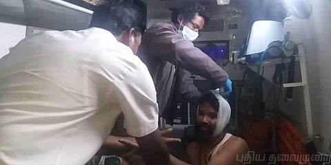 கிணற்றில் கார் கவிழ்ந்து நடிகர் உட்பட 3 பேர் படுகாயம்