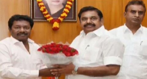 முதலமைச்சர் பழனிசாமியுடன் எம்எல்ஏ கருணாஸ் திடீர் சந்திப்பு