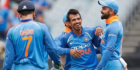 சாஹல் சுழலில் சுருண்டது ஆஸி: இந்திய அணிக்கு 231 ரன் இலக்கு!