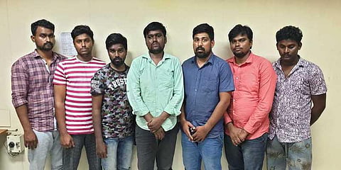 “கடன் வாங்கித்தருவதாக 1 கோடி மோசடி செய்த கும்பல்” - கூண்டோடு பிடித்த போலீஸ்