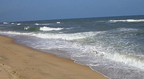 மெரினாவில் கரை ஒதுங்கிய 3 சடலங்கள்..!