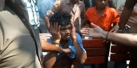 அரசுப் பேருந்தின் கண்ணாடியை உடைத்தவருக்கு பொதுமக்கள் தர்மடி