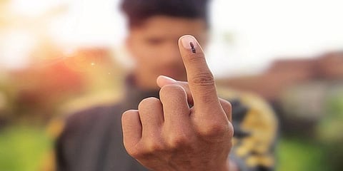 வாக்கு சதவீதத்தை உயர்த்த மை விரலுடன் கூடிய செல்ஃபி பரிசுப்போட்டி!