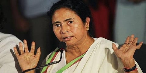 “மம்தா படம் மீது நடவடிக்கை எடுங்கள்” - தேர்தல் ஆணையத்திடம் பாஜக புகார்