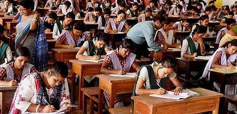 மற்ற பாடங்களை விட தமிழில் குறைவான தேர்ச்சி..!