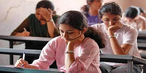 தமிழக அரசின் நீட் விலக்கு மசோதாக்கள் நிராகரிப்பு - நீதிமன்றத்தில் மத்திய அரசு தகவல்