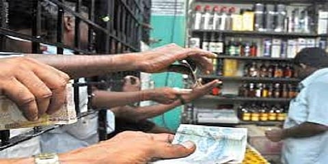 தமிழக அரசுக்கு மதுவால் அதிகரித்த வணிக வரி வருவாய்