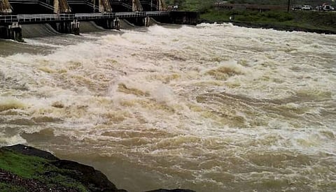 கர்நாடக அணைகளில் இருந்து தமிழகத்திற்கு காவிரி நீர் திறப்பு