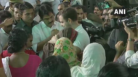கேரள மழை வெள்ளம் பாதிப்பு.. மக்களை நேரில் சந்தித்து ஆறுதல் கூறினார் ராகுல்..!