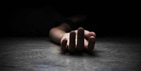 மனைவியைக் கொன்று காவலர் தற்கொலை