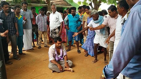 பள்ளி வளாகத்திலேயே தகாத உறவு.. ஆசிரியருக்கு தர்ம அடி..!
