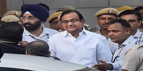 ப.சிதம்பரத்தின் முன்னாள் உதவியாளரிடம் அதிகாரிகள் விசாரணை