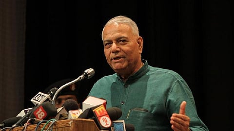 “ஓலாவை பயன்படுத்துவதால் டிரக் விற்பனை எப்படி குறையும்” - யஷ்வந்த் சின்ஹா