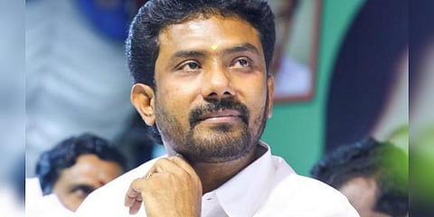 “மொழி அரசியல் செய்வதற்கு அல்ல” - ஓ.பி.ரவீந்திரநாத்