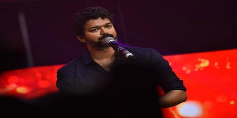 ரசிகர்களுக்கு விஜய் கூறிய அட்வைஸ்! - ட்விட்டரில் டிரெண்டாகும் ஹேஸ்டேக்