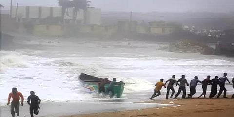 அரபிக்கடலில் காற்றழுத்த தாழ்வு நிலை - மீனவர்கள் எச்சரிக்கை
