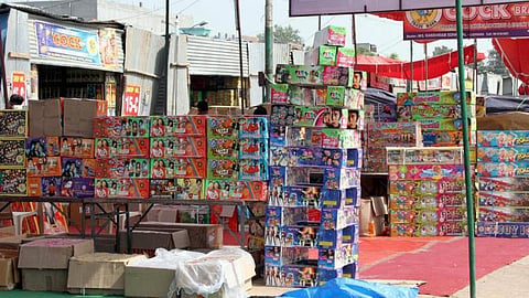 சீனப்பட்டாசுகளை விற்பனை செய்தால் கடும் நடவடிக்கை - சுங்கத்துறை