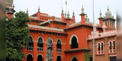 ரிலீஸ் சிக்கலில் 200 படங்கள்: சிறுபட்ஜெட் தயாரிப்பாளர்கள் நீதிமன்றம் செல்ல முடிவு!