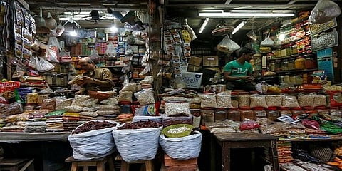 40 ஆண்டுகளில் முதல்முறையாக நுகர்வோர் செலவினம் குறைவு