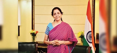 ''செல்போன் நிறுவனங்களை மூடும் நிலை வராது'' - நிர்மலா சீதாராமன்