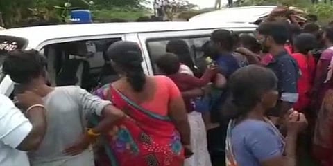 நண்பர்களுடன் ஆற்றில் குளிக்கச்சென்றவர் 3 நாட்களுக்குப் பின் சடலமாக மீட்பு!