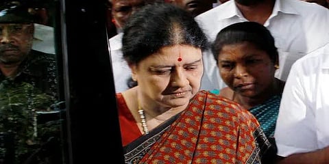 பண மதிப்பிழப்பின்போது அரசு ஒப்பந்ததாரர்களுக்கு ரூ.237 கோடியை கடனாக கொடுத்த சசிகலா..?