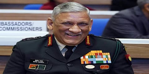 "அரசியலில் இருந்து விலகியே இருப்போம்"- பிபின் ராவத்