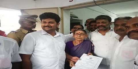 ஊராட்சித் தலைவருக்கு சுயேச்சையாக போட்டியிட்ட 82 வயது மூதாட்டி வெற்றி