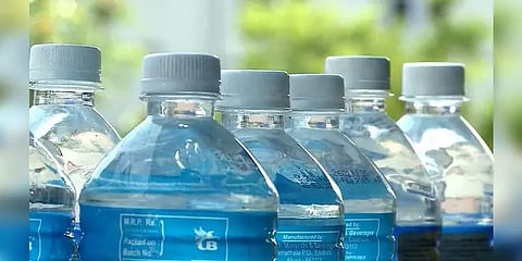 இனி தண்ணீர் பாட்டிலின் விலை ரூ.13 தான் - கேரள அரசு உத்தரவு
