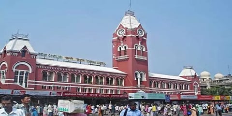 சென்ட்ரல் ரயில் நிலைய நடைமேடை கட்டணம் உயர்வு..!