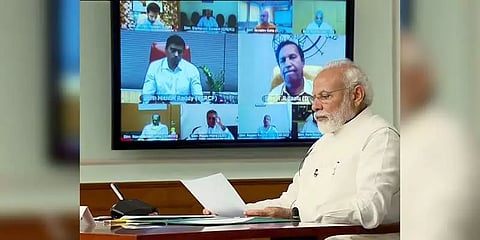 வாரணாசி தொகுதியில் கொரோனா தடுப்பு நடவடிக்கைகள்: கேட்டறிந்தார் பிரதமர் மோடி