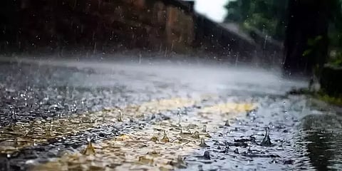 தமிழகத்தில் ஆங்காங்கே மிதமான மழை!